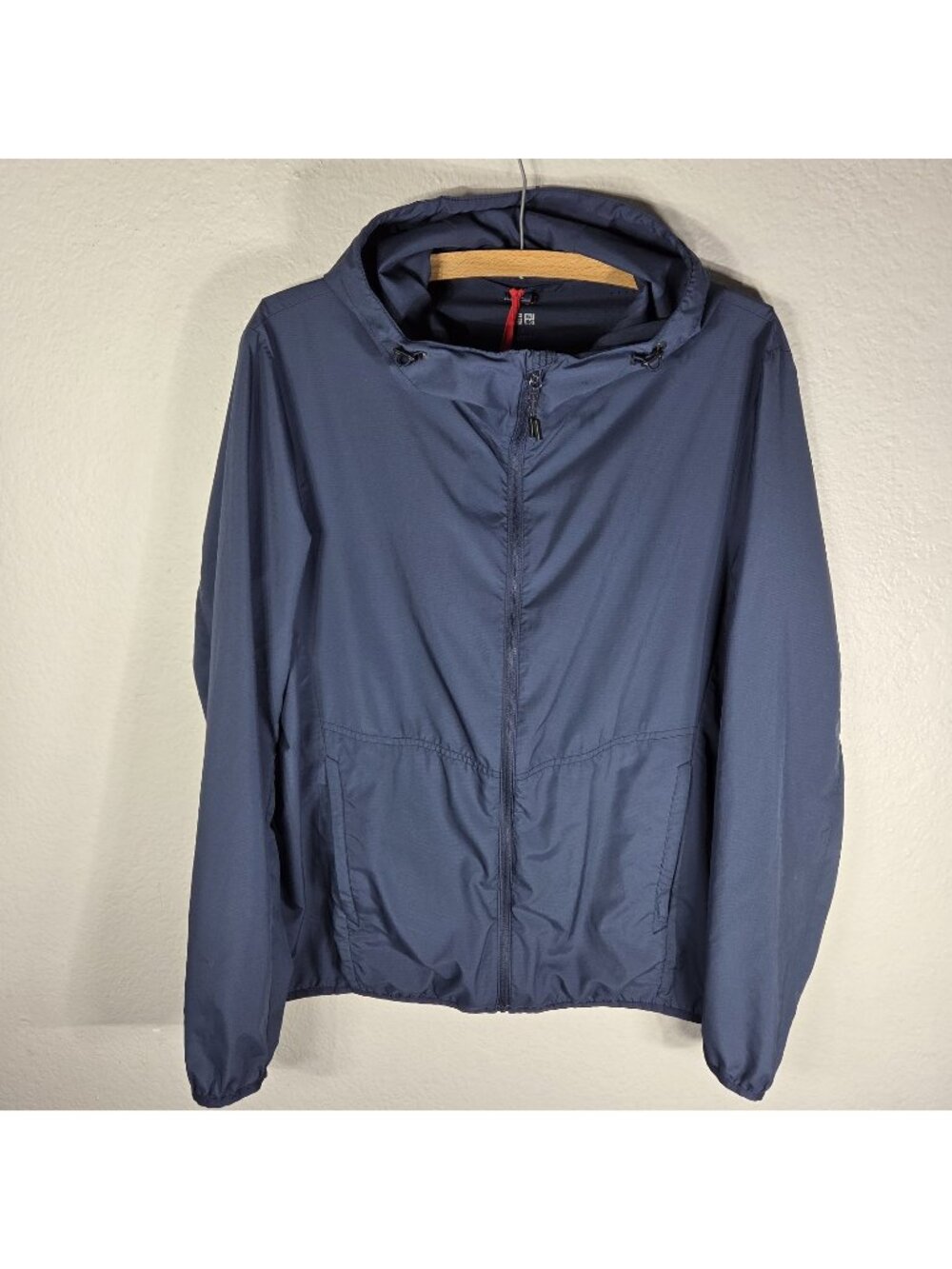 Uniqlo Windbreaker Lightweight Jacket Mens M Navy Blue Full-Zip Front Hooded
